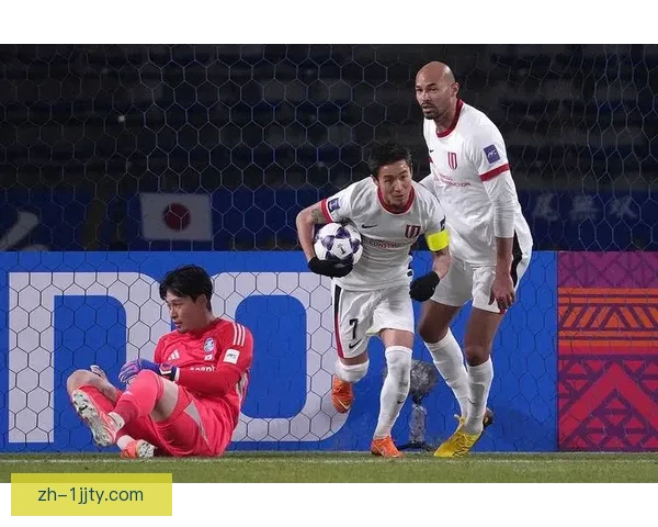 日本门将巨大失误韦世豪破亚荒